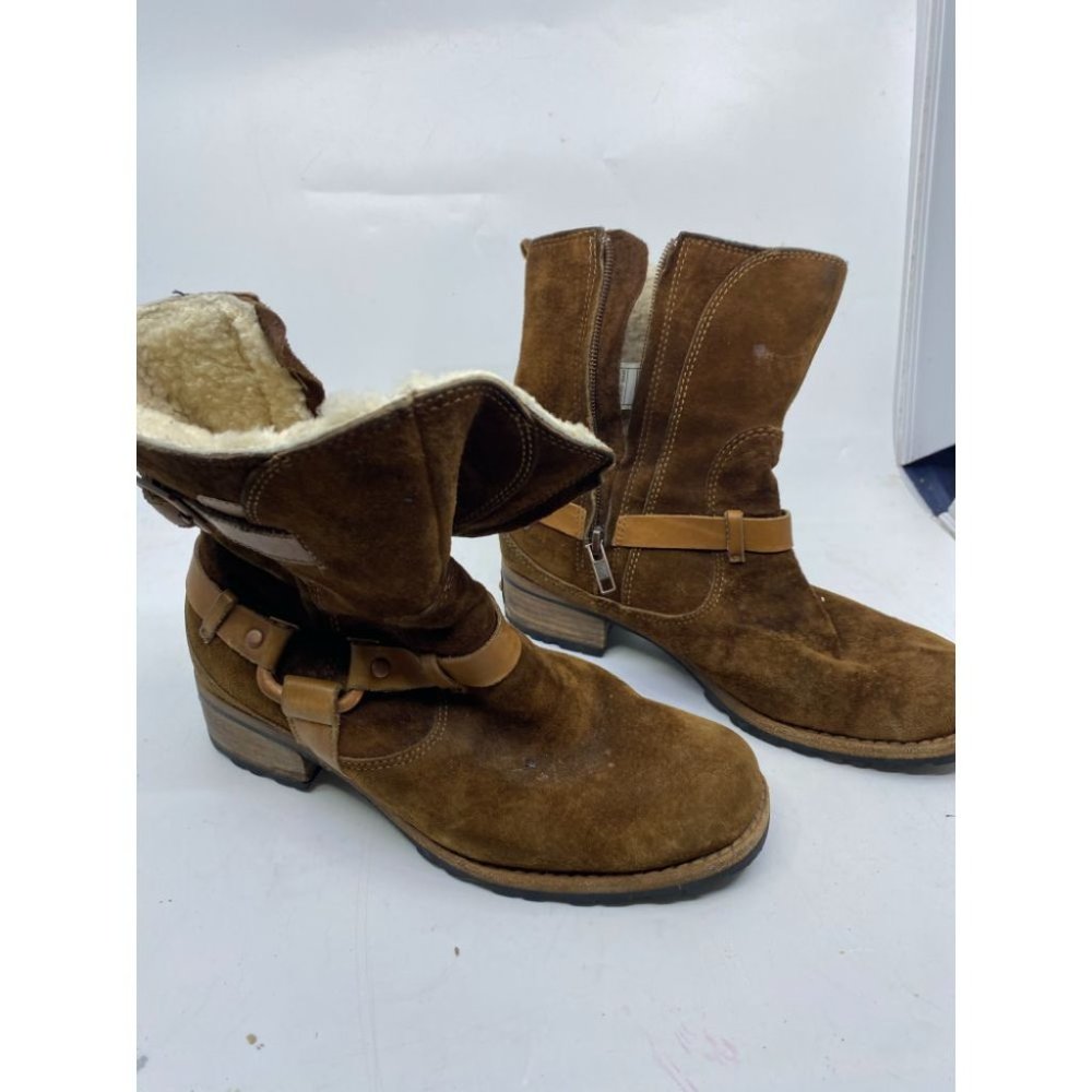 UGG Brown Leather Boots Size 6 - Picture 5 of 10